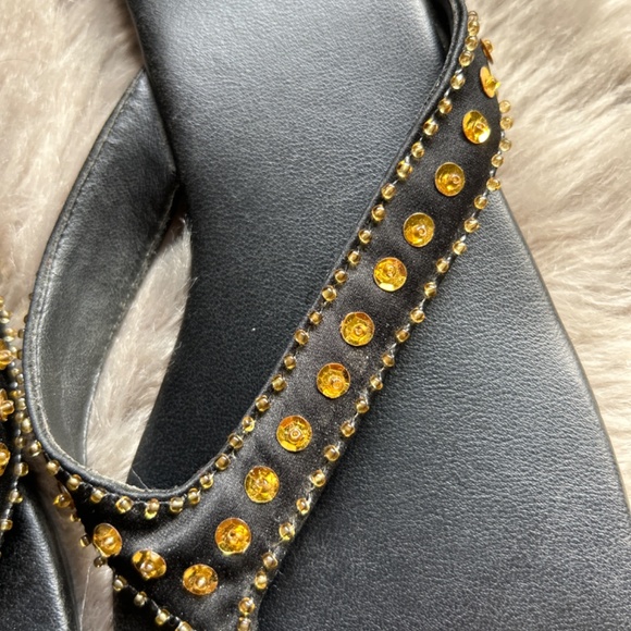 Black Sandals 🩴 - Picture 3 of 3